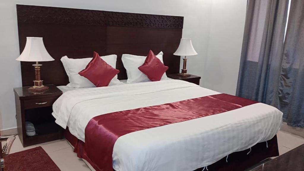 In Taibah Aparthotel Medina Luaran gambar